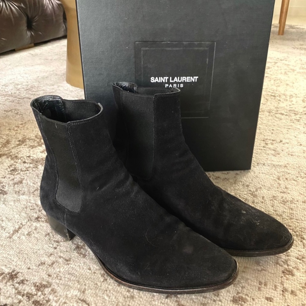 Saint Laurent Wyatt Chelsea Boots Suede Black